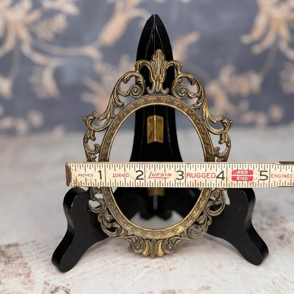 Vintage Ornate Brass Oval Picture Frame Made in Italy No Glass